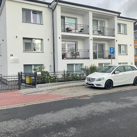 ホームステイ Puhlmann ミエンジズドロイェ