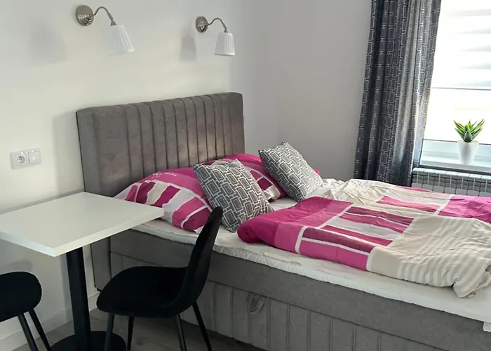 ホームステイ Puhlmann ミエンジズドロイェ